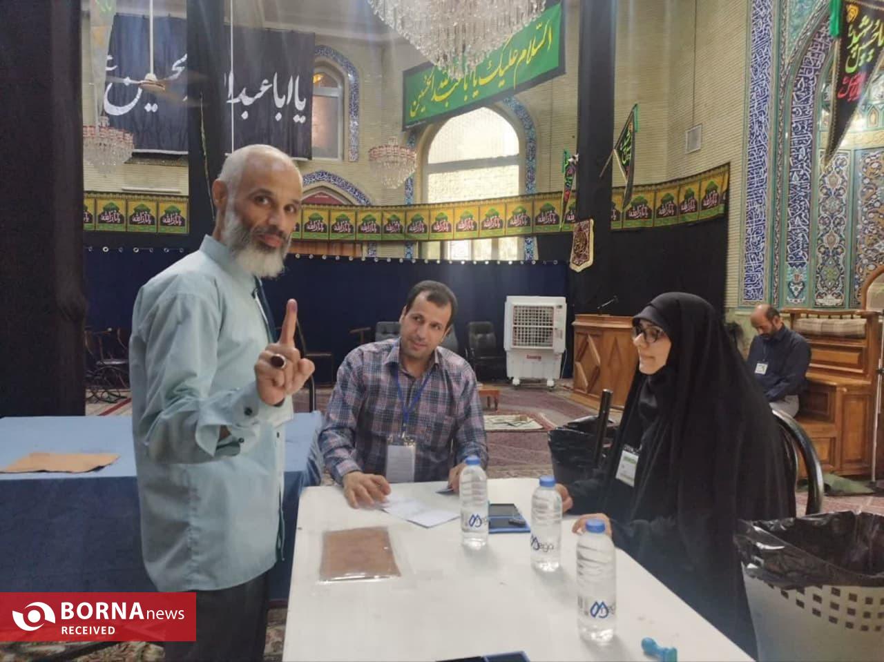 استقبال پرشور مردم شهرستان شهریار در ساعات اولیه انتخابات