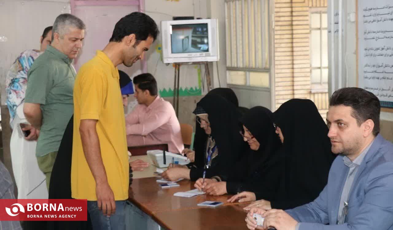 شرکت پرشور مردم گیلان در مرحله دوم رای گیری انتخابات ریاست جمهوری