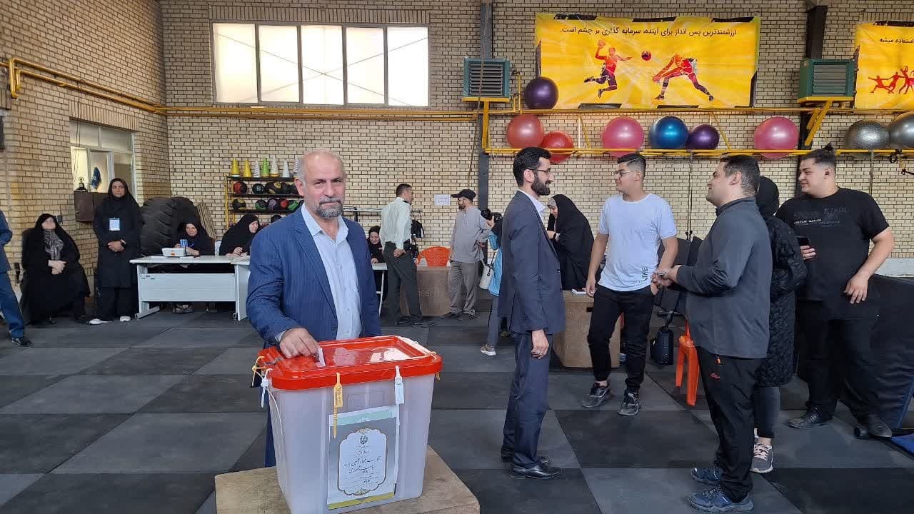 رئیس جمهور آینده توجه به شایسته سالاری و مدال آوران ورزشی را در اولویت قرار دهد