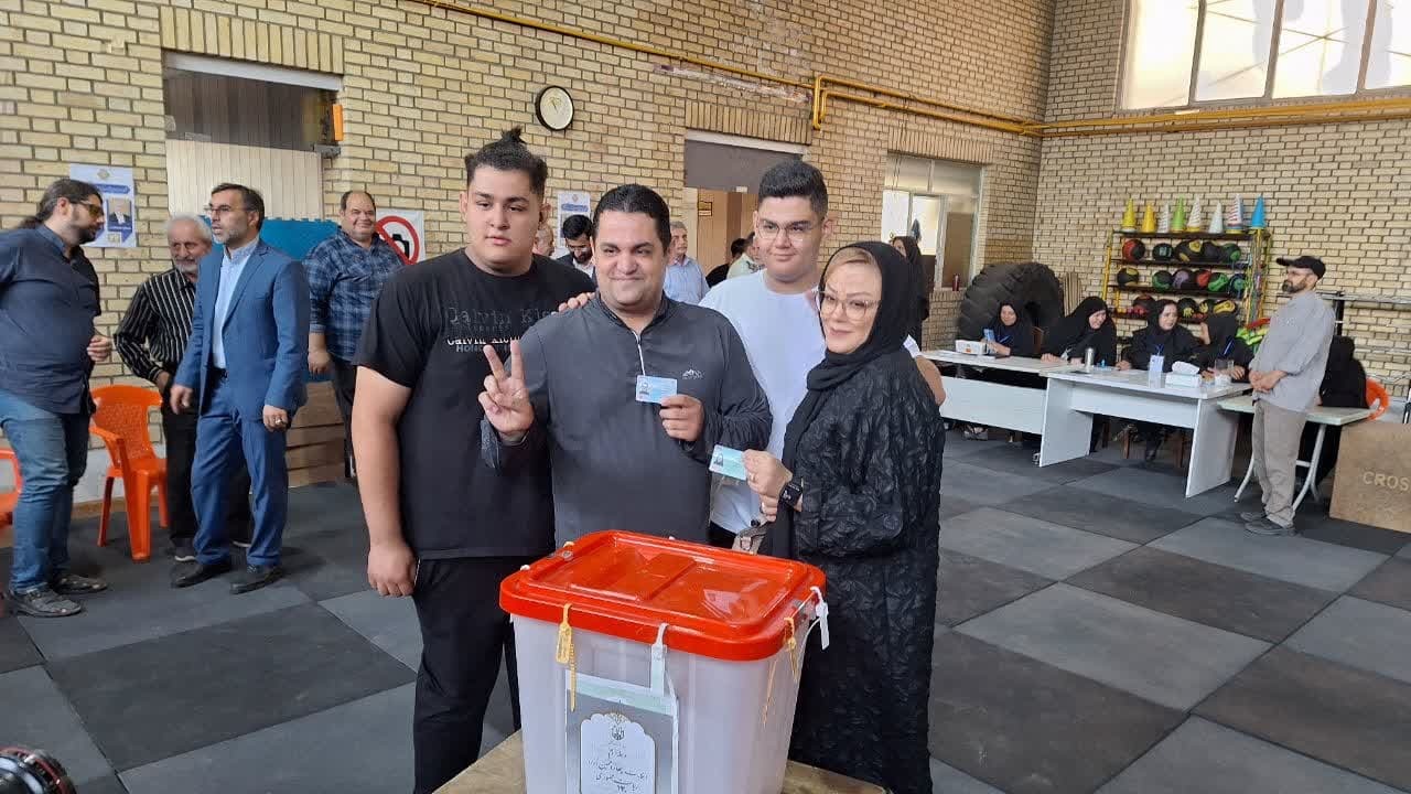 رئیس جمهور آینده توجه به شایسته سالاری و مدال آوران ورزشی را در اولویت قرار دهد