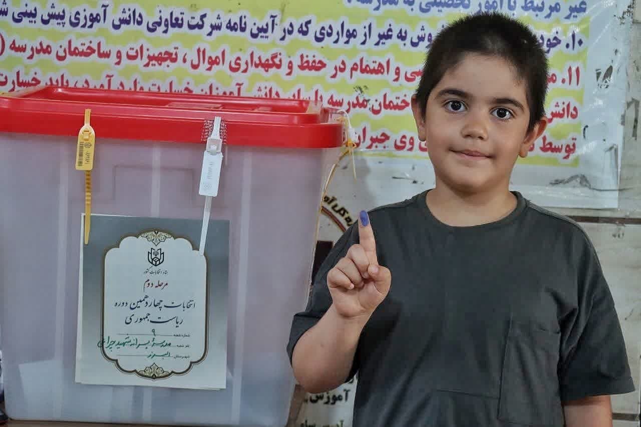 سپاه پاسداران تمام قد در کنار رئیس جمهور منتخب مردم خواهد بود