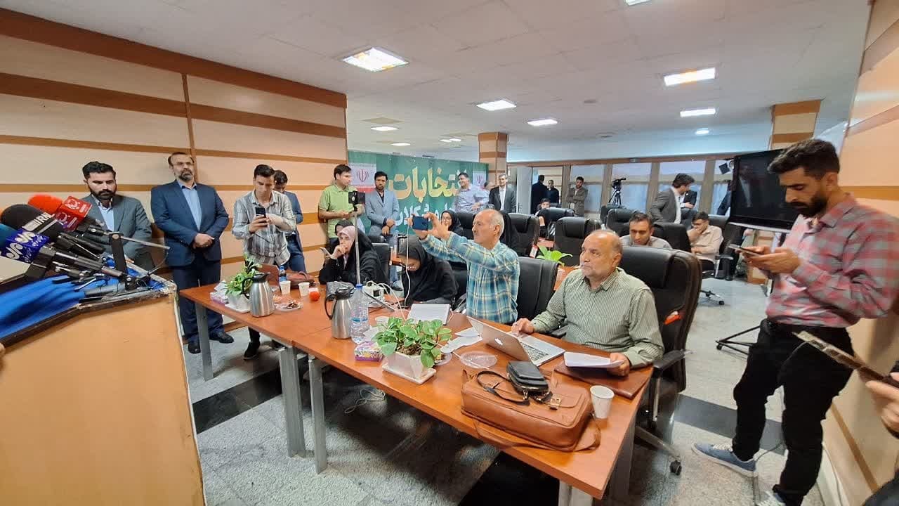 خبرنگاران مشاورانی امین و دیده بانان هوشیار در صیانت از حق مردم هستند خبرنگاران مشاورانی امین و دیده بانان هوشیار در صیانت از حق مردم هستند