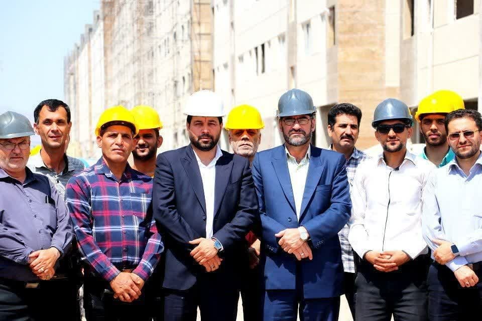 ۶۳۶ واحد مسکن ملی بوئین زهرا تا پایان سال به مردم تحویل داده می شود. ۶۳۶ واحد مسکن ملی بوئین زهرا تا پایان سال به مردم تحویل داده می شود.