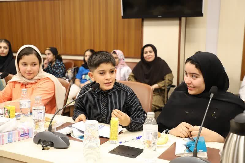 کتاب «ماهی جان»در قزوین نقد و بررسی شد کتاب «ماهی جان»در قزوین نقد و بررسی شد