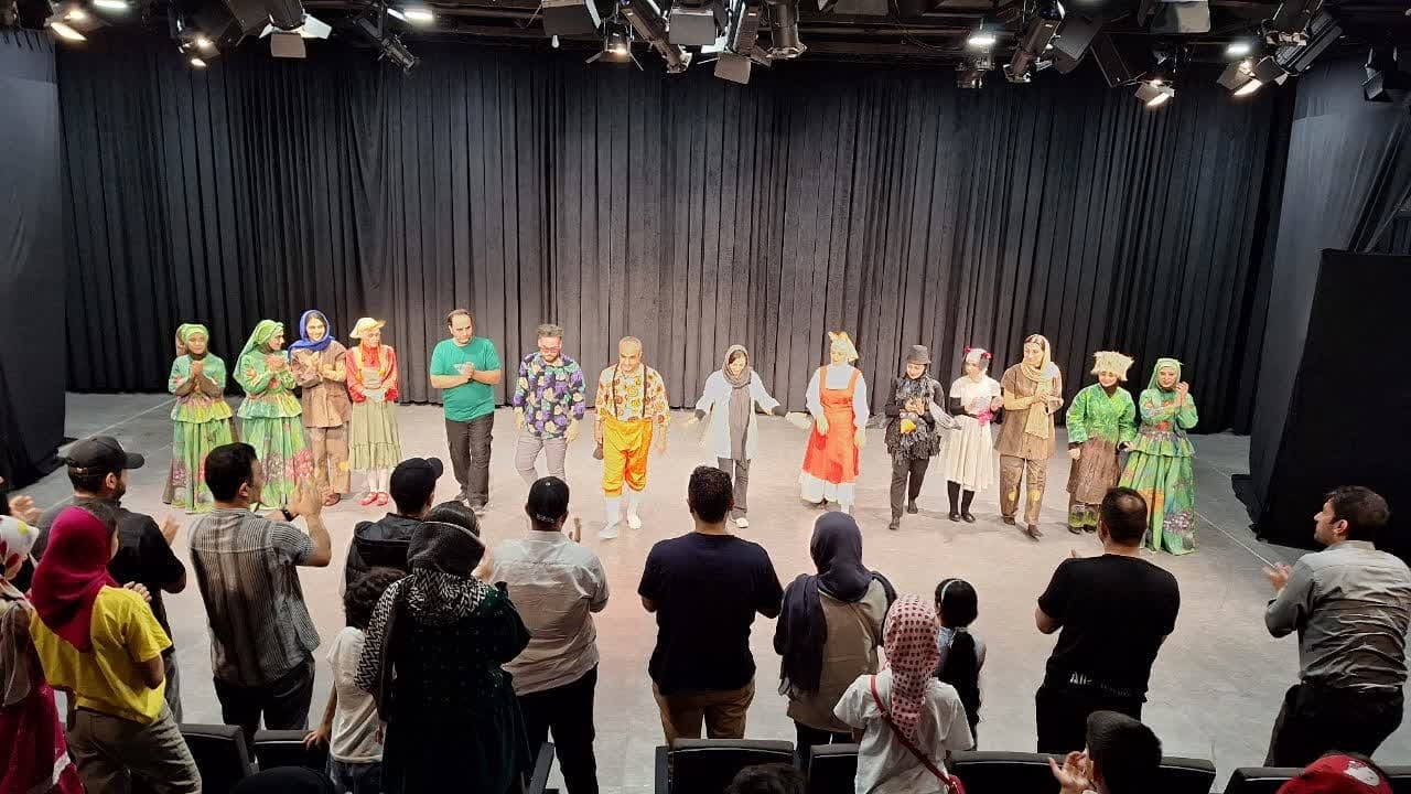 «بچه روباه راستگو» نمایشی زیبا برای کودکان در قزوین به روی صحنه رفت «بچه روباه راستگو» نمایشی زیبا برای کودکان در قزوین به روی صحنه رفت