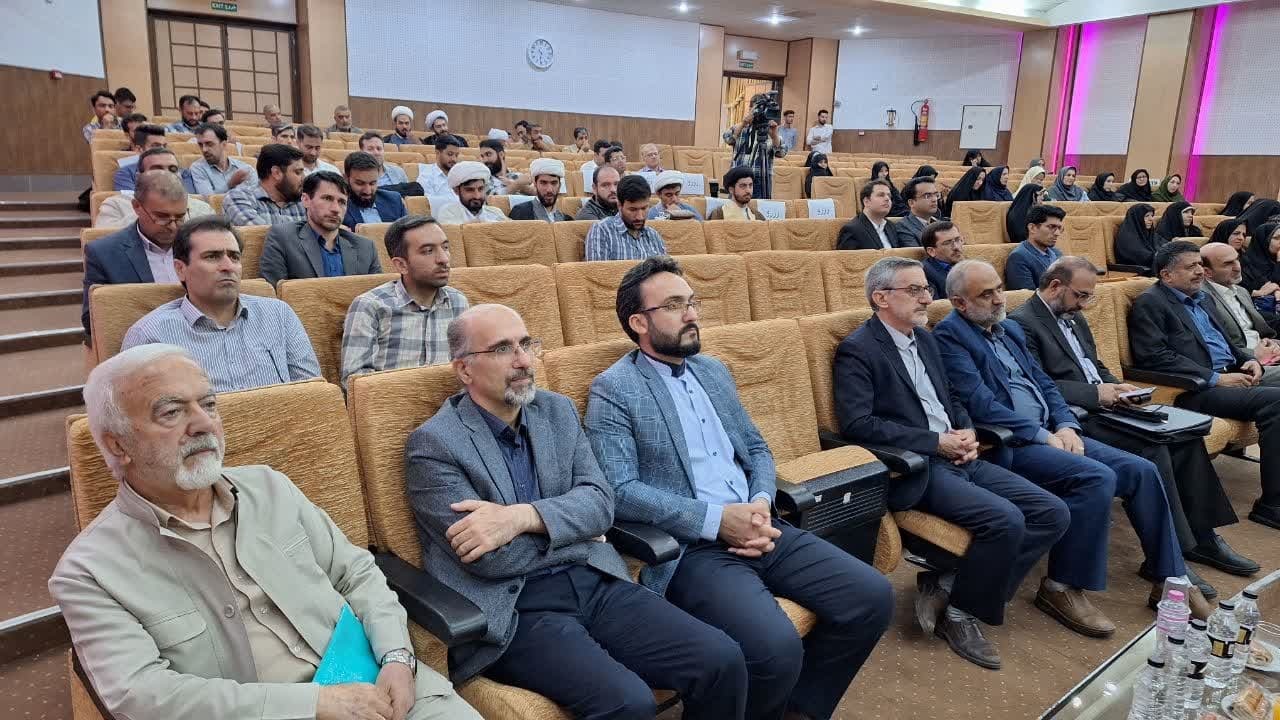 نخستین همایش بین المللی زیارت پژوهی با محور «زیارت غدیریه» در قزوین آغاز به کار کرد نخستین همایش بین المللی زیارت پژوهی با محور «زیارت غدیریه» در قزوین آغاز به کار کرد