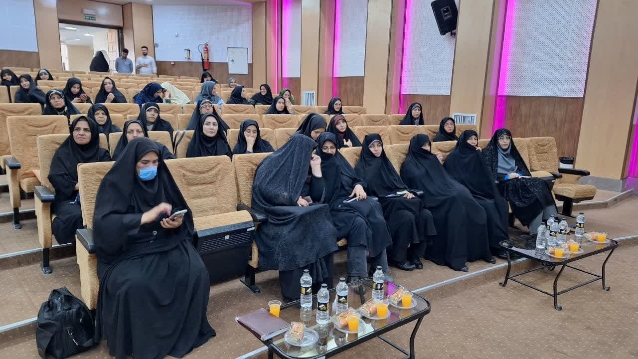 توجه به محتوا، هویت سازی و امام شناسی زیارت نامه ها را در اولویت قرار دهیم توجه به محتوا، هویت سازی و امام شناسی زیارت نامه ها را در اولویت قرار دهیم