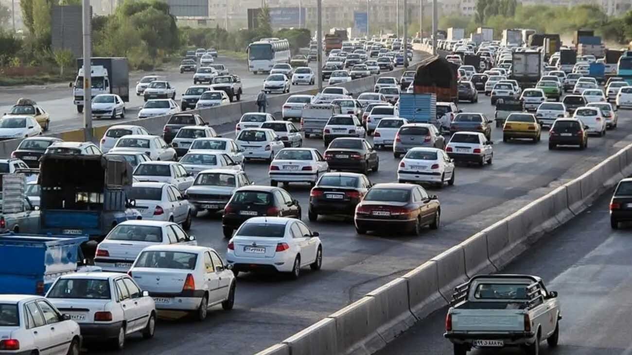 سانحه رانندگی در آزاد راه قزوین کرج دو مصدوم برجای گذاشت سانحه رانندگی در آزاد راه قزوین کرج دو مصدوم برجای گذاشت