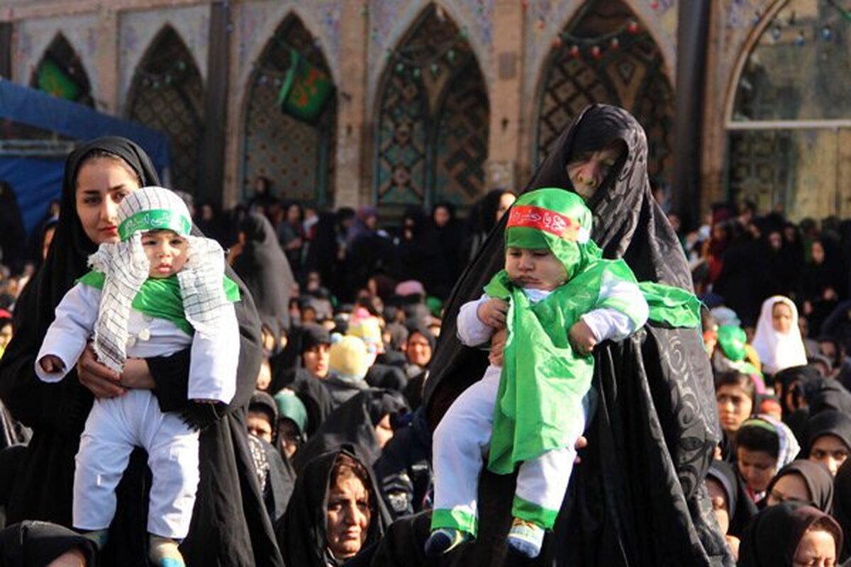 عزاداری مادران به همراه نوزادان در مراسم شیرخوارگان حسینی قزوین 
