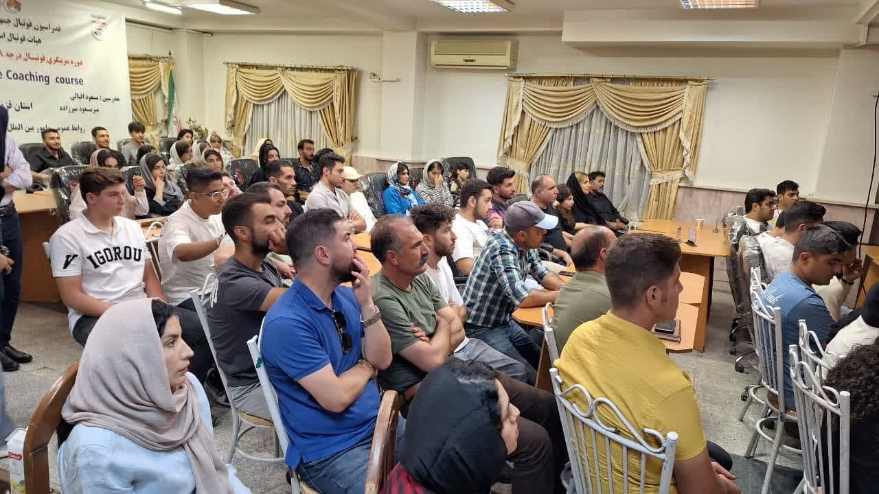 مربیان و سوارکاران مطالعه و کلاس های آموزشی را جدی بگیرند