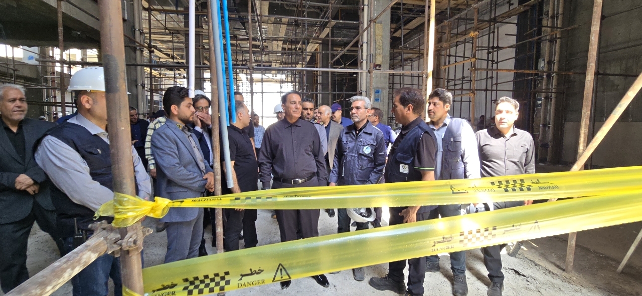 بازدید ریاست گروه مالی گردشگری از پروژه هتل گردشگری بافت