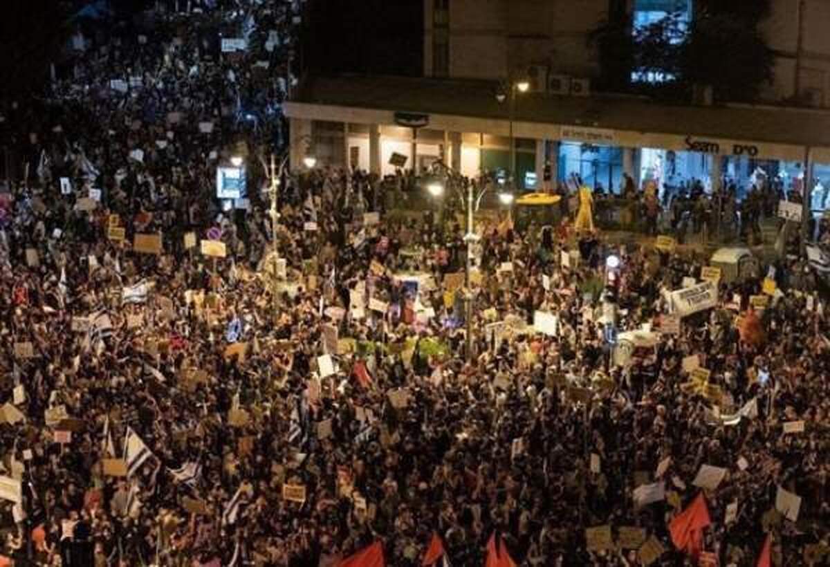 تظاهرات گسترده ضد نتانیاهو در تل آویو ادامه دارد 