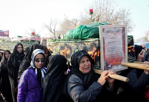 تشییع نمادین شهدای کربلا؛ آیین کهن بانوان قزوینی به یاد زنان بنیاسد تشییع نمادین شهدای کربلا؛ آیین کهن بانوان قزوینی به یاد زنان بنیاسد