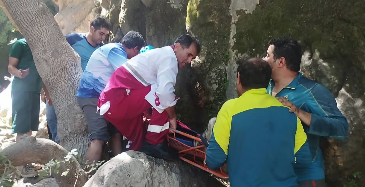 نجات کوهنورد مصدوم در ارتفاعات تنگ تامرادی بویراحمد