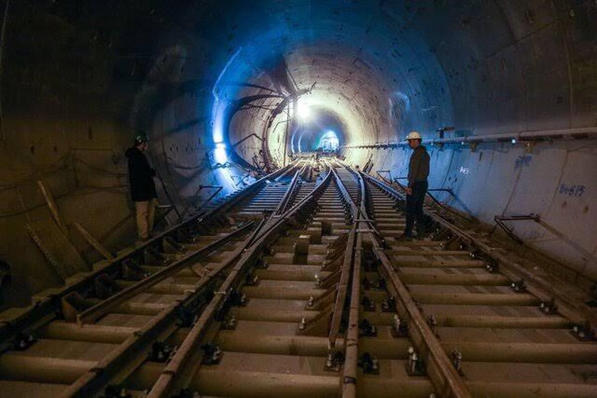قرارداد قطار شهری با کارخانه ذوب آهن برای ریل‌گذاری خط دو مترو اصفهان