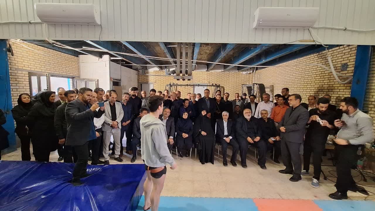 وزیر ورزش در محل تمرین مدال آور المپیک حضور یافت 