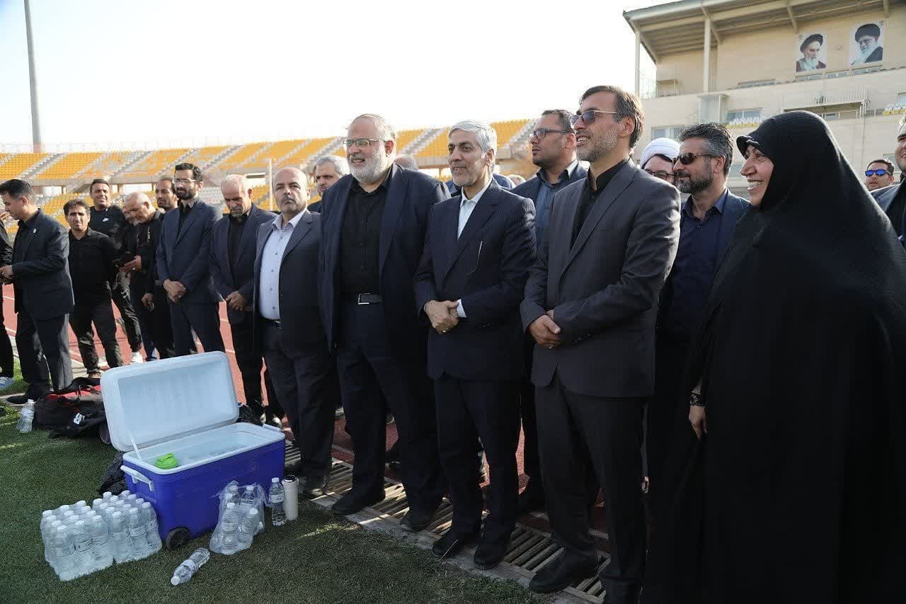 حضور وزیر ورزش در تمرینات تیم شمس آذر قزوین حضور وزیر ورزش در تمرینات تیم شمس آذر قزوین