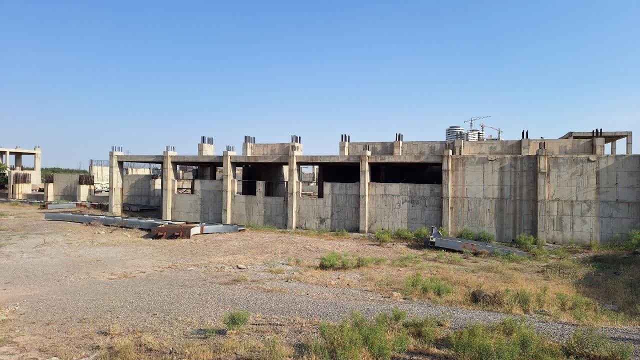 وزیر ورزش و جوانان از سالن سرپوشیده نیمه تمام شش هزار نفری قزوین بازدید کرد وزیر ورزش و جوانان از سالن سرپوشیده نیمه تمام شش هزار نفری قزوین بازدید کرد