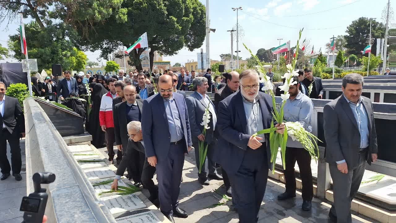 استاندار قزوین رای خود را به صندوق انداخت 