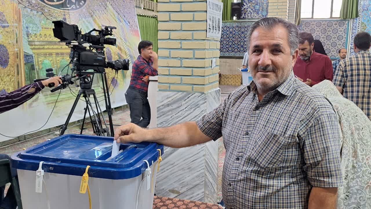 امام جمعه قزوین را خود را به صندوق انداخت امام جمعه قزوین را خود را به صندوق انداخت