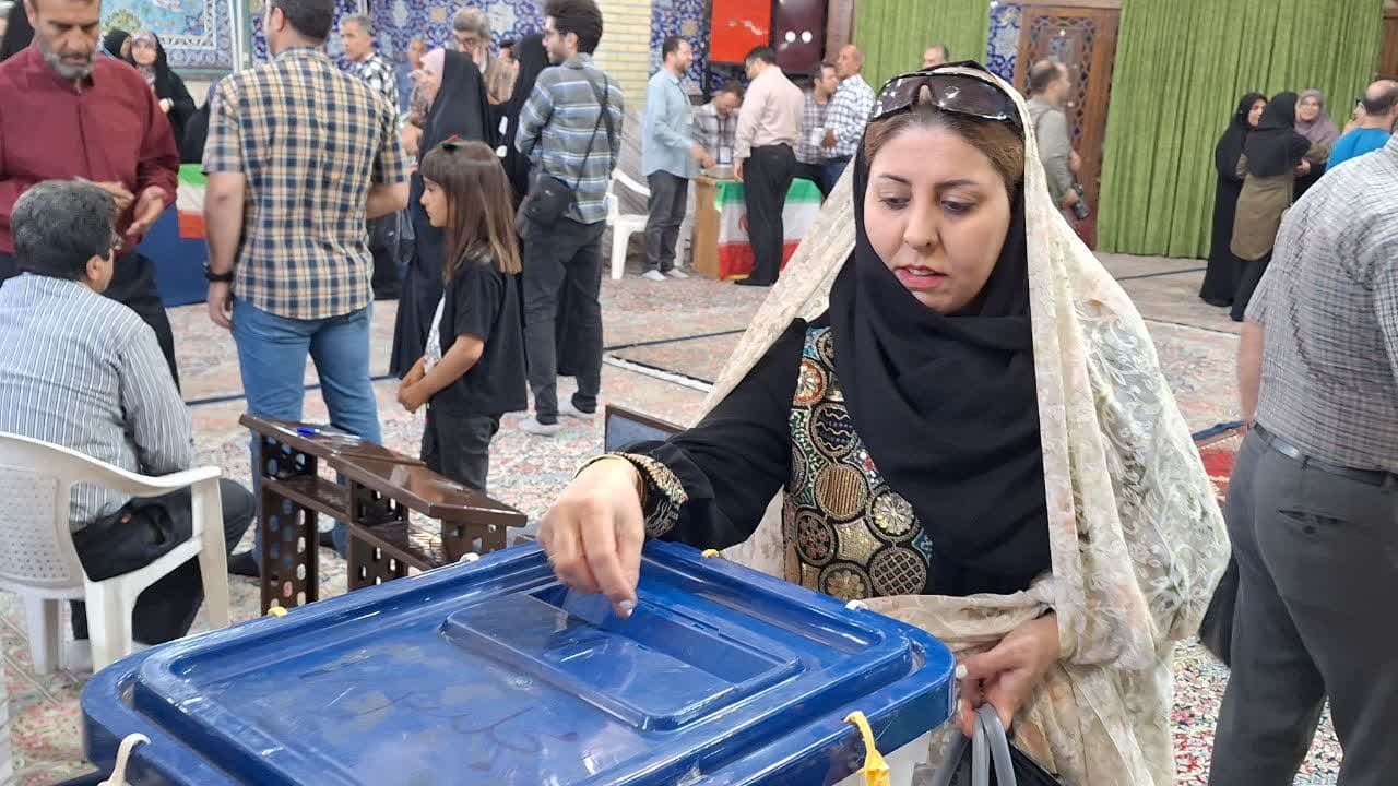 هنرمندان و اصحاب رسانه در استان قزوین مردم را به حضور حماسی دعوت کنند