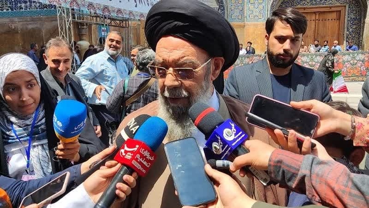 امام جمعه اصفهان: شرکت در انتخابات لبیک به ندای مقام معظم رهبری است