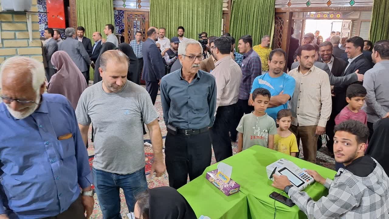 مشارکت پرشور مردم موجب افزایش قدرت چانه زنی نظام در مجامع بین المللی می شود مشارکت پرشور مردم موجب افزایش قدرت چانه زنی نظام در مجامع بین المللی می شود