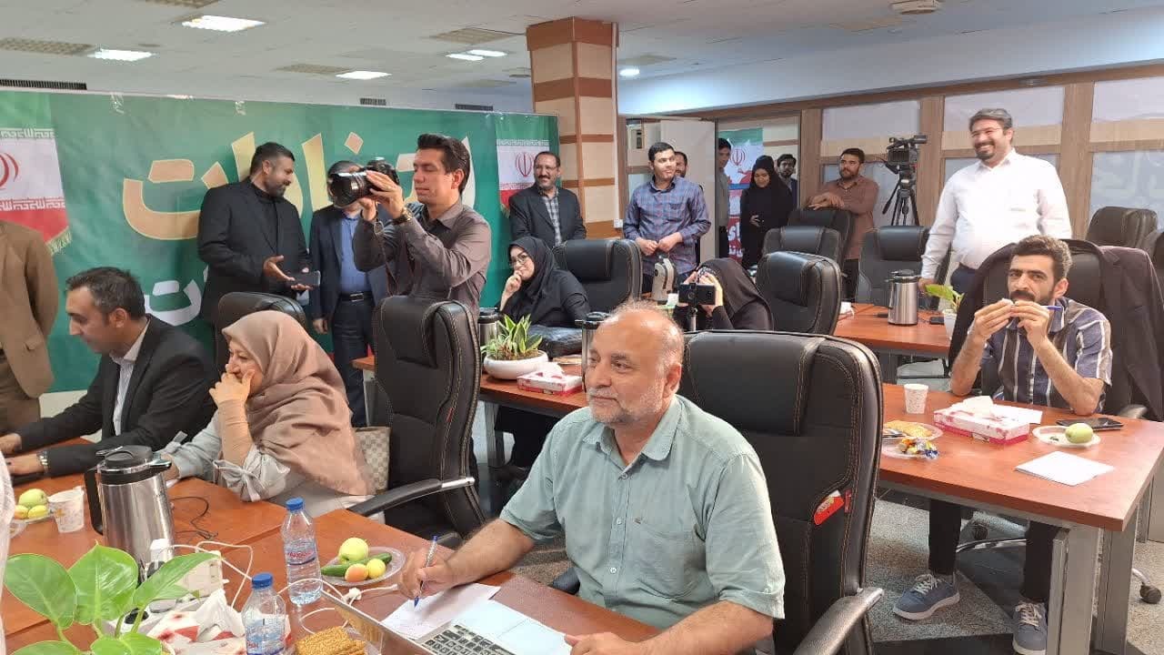 رسانه ها در انتخاب درست مردم نقش مهمی ایفا کرده اند رسانه ها در انتخاب درست مردم نقش مهمی ایفا کرده اند