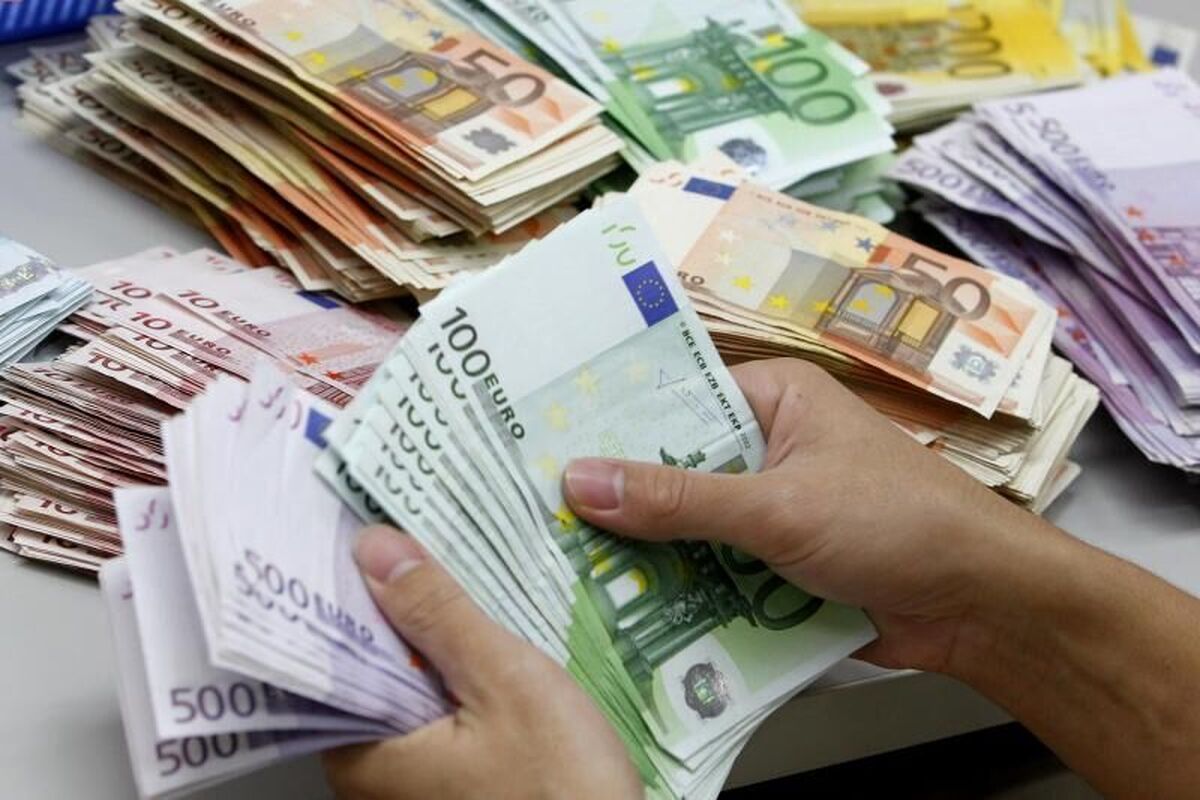 قیمت دلار و یورو در مرکز مبادله ایران؛ شنبه ۹ تیر