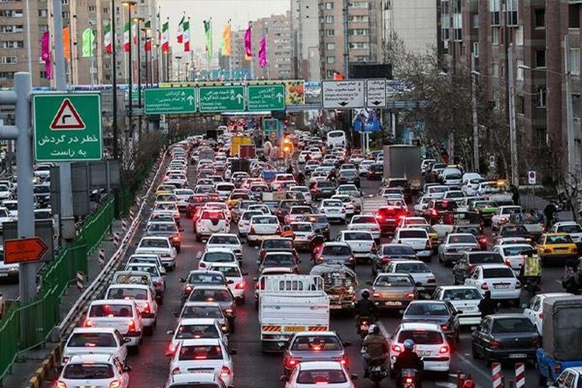 ساعات ۱۶ تا ۲۰ اوج تردد کاربران ترافیکی شهر تهران