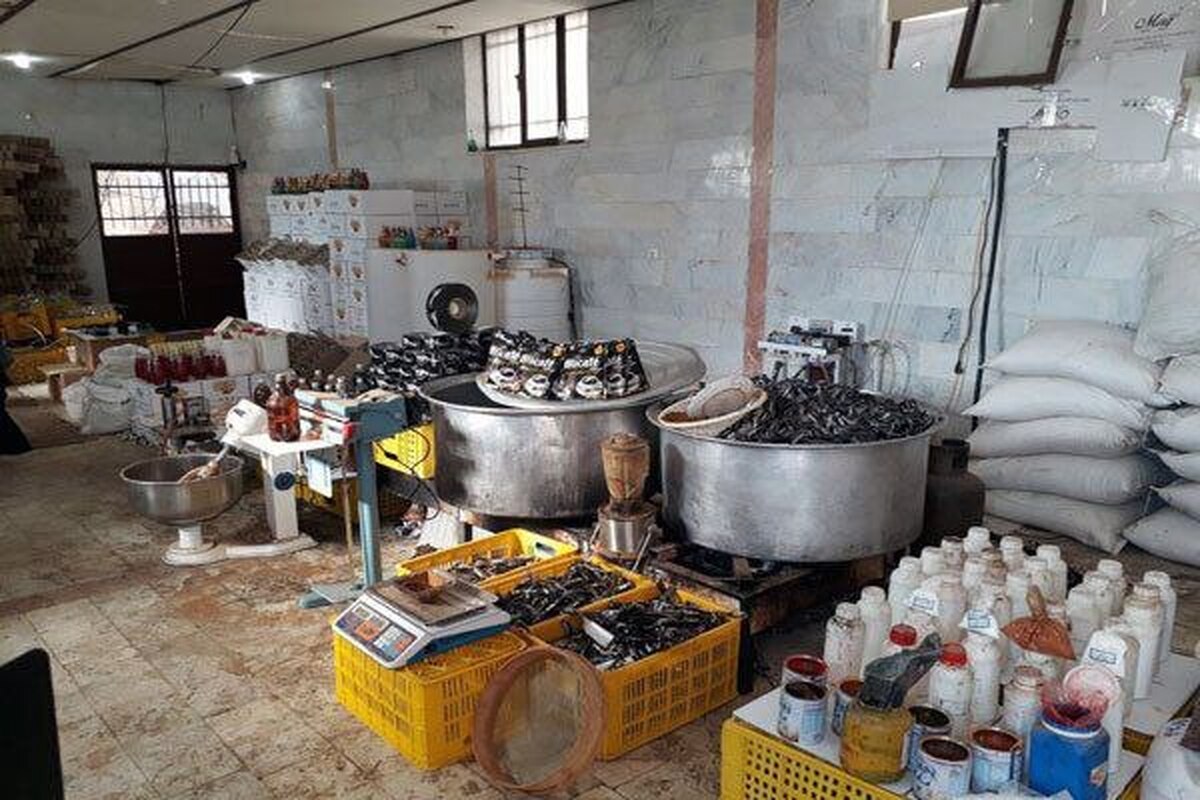 پلمب کارگاه بزرگ تولید قهوه و نوشیدنی های تقلبی در بندرعباس