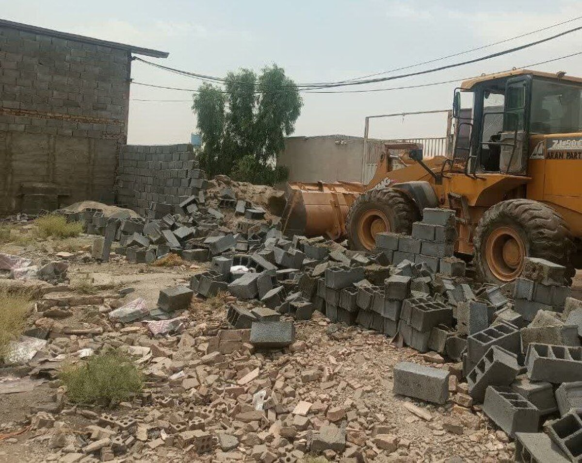 دو مورد ساخت و ساز غیرمجاز در فرون آباد تخریب شد