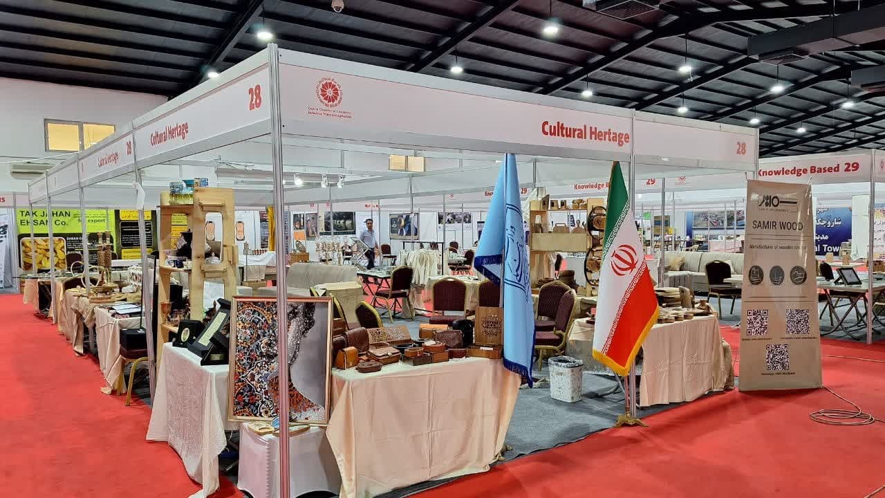 افزایش صادرات به کشورهای همسایه در اولویت برنامه های وزارت صمت است افزایش صادرات به کشورهای همسایه در اولویت برنامه های وزارت صمت است