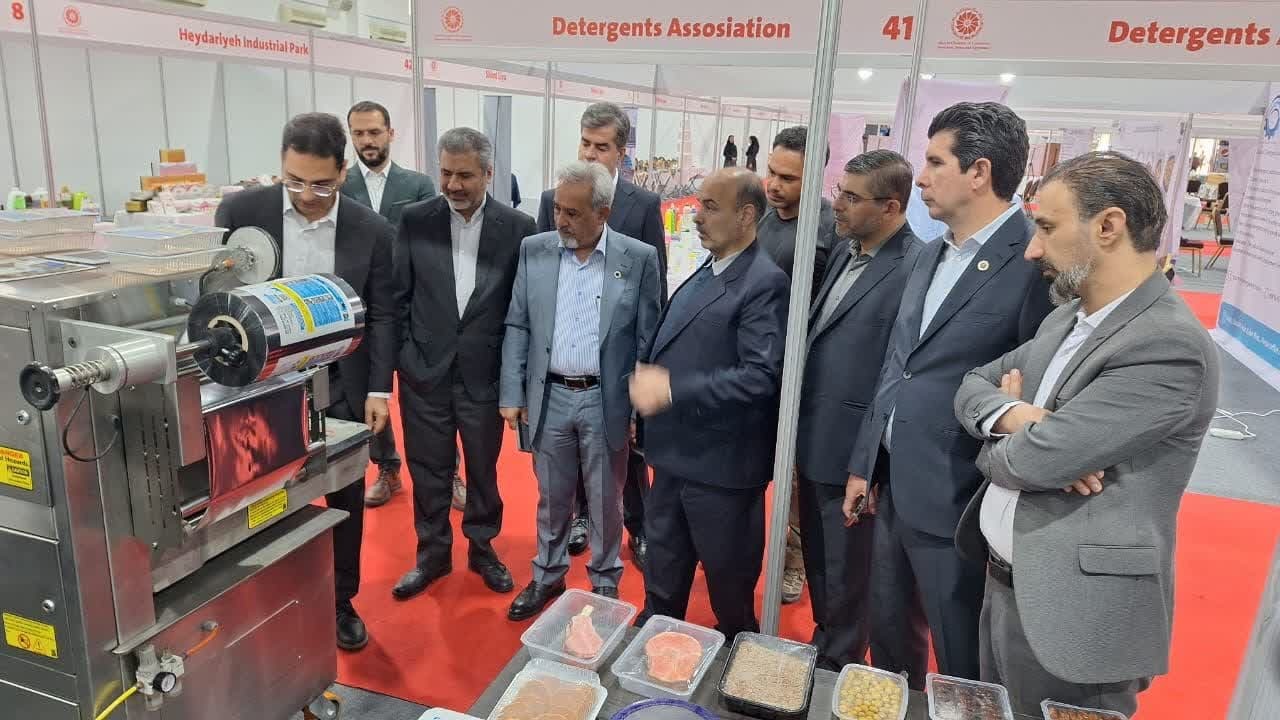 معاون اقتصادی استاندار قزوین از نمایشگاه اربیل بازدید کرد معاون اقتصادی استاندار قزوین از نمایشگاه اربیل بازدید کرد