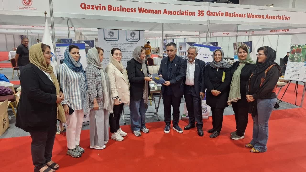 نمایشگاه توانمندی های صادراتی استان قزوین در اربیل عراق به کار خود پایان داد نمایشگاه توانمندی های صادراتی استان قزوین در اربیل عراق به کار خود پایان داد