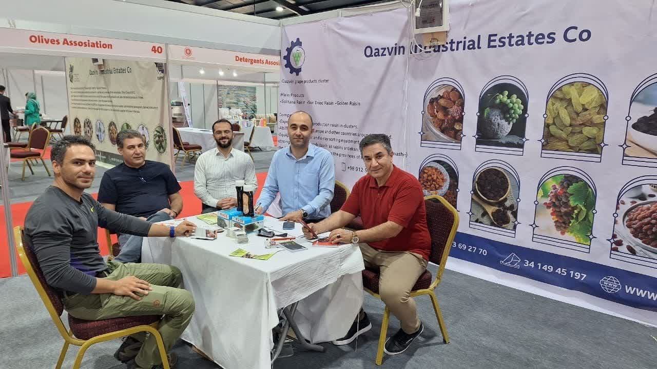 50 درصد هزینه واحدهای تولیدی شرکت کننده در نمایشگاههای خارجی را تامین می کنیم