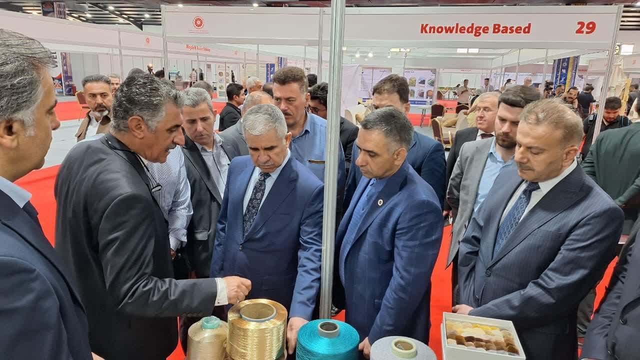 50 درصد هزینه واحدهای تولیدی شرکت کننده در نمایشگاههای خارجی را تامین می کنیم