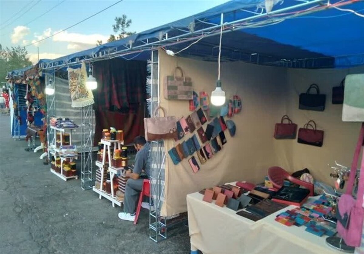 برپایی ۱۲۰ غرفه محصولات صنایع‌دستی در مسیر برگشت زائران در استان ایلام