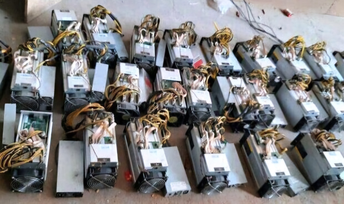 کشف و ضبط ۳۲ دستگاه ماینر در شهر یاسوج