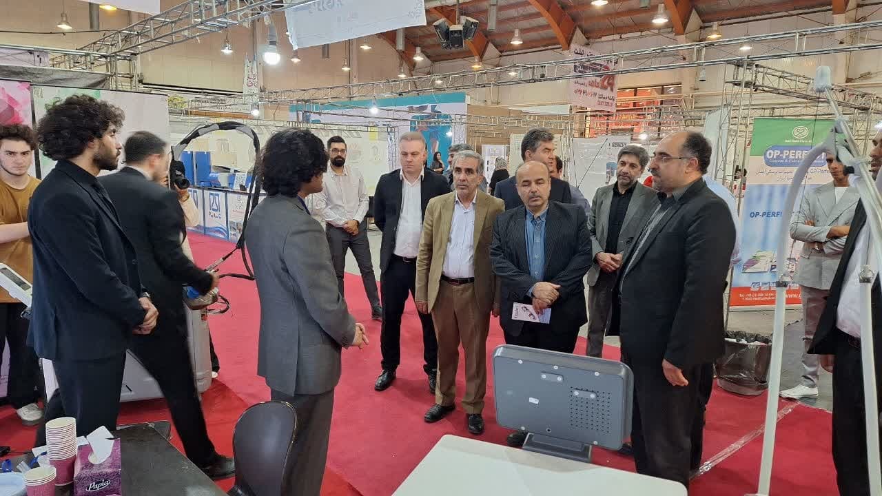 هفتمین نمایشگاه تخصصی تجهیزات پزشکی و بهداشتی در قزوین گشایش یافت هفتمین نمایشگاه تخصصی تجهیزات پزشکی و بهداشتی در قزوین گشایش یافت