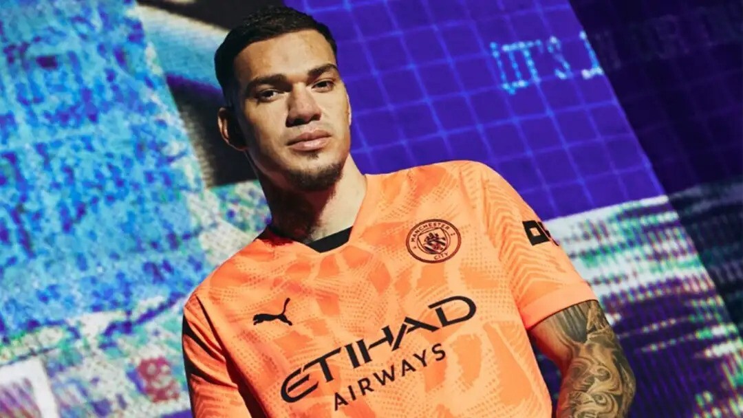 رونمایی از پیراهن جدید منچسترسیتی/ بازگشت به دوران کلاسیک +تصاویر