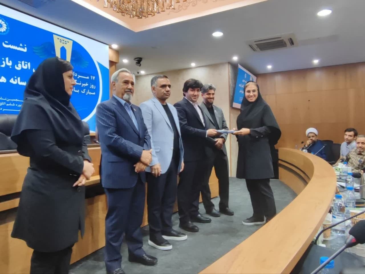 موفقیت اتاق بازرگانی قزوین مرهون یک تیم همراه کارشناسی و تخصصی است موفقیت اتاق بازرگانی قزوین مرهون یک تیم همراه کارشناسی و تخصصی است