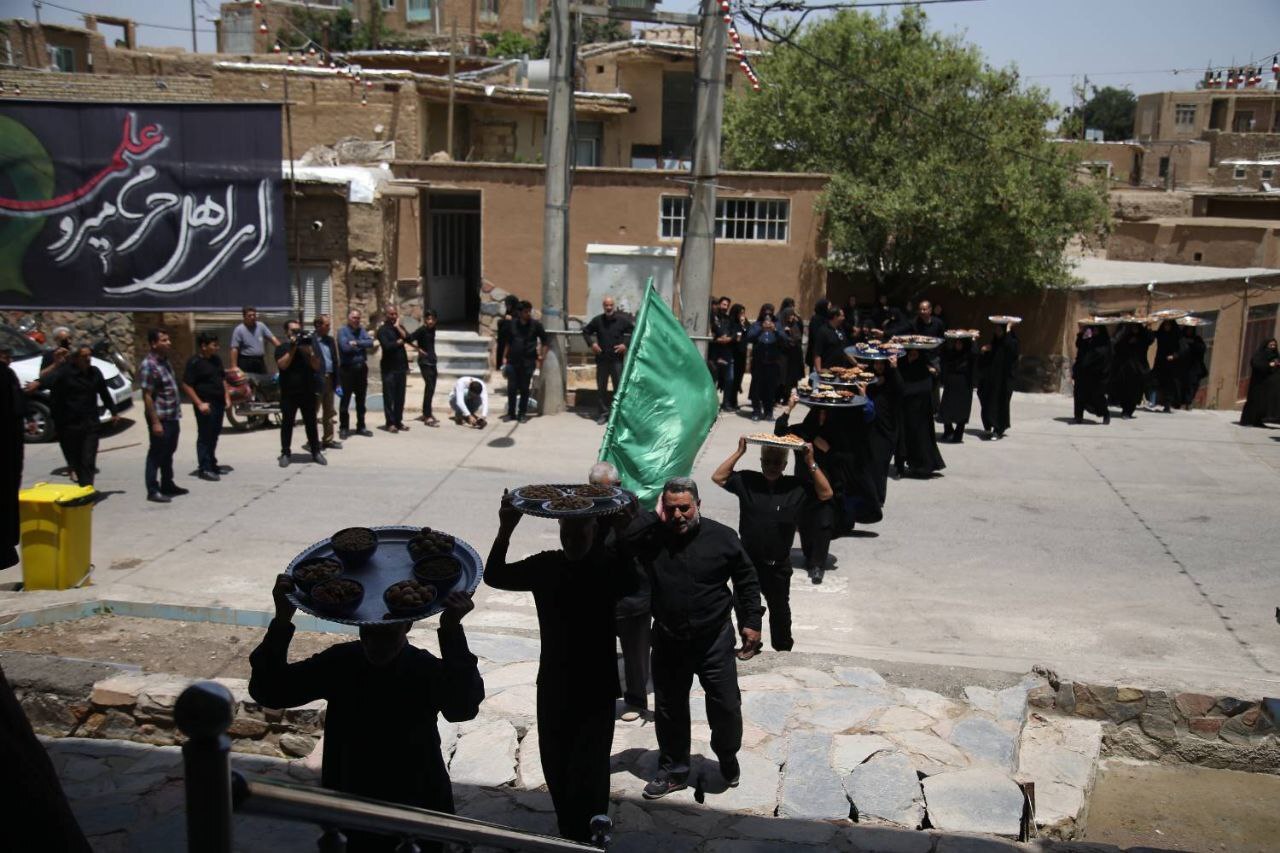 برگزاری آیین سنتی مذهبی