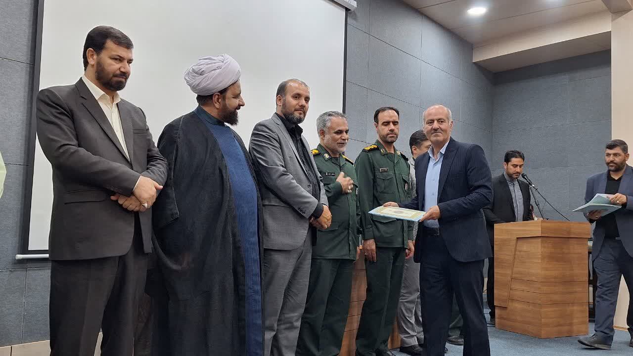 رسانه های متعهد در خط مقدم مقابله با جنگ روایتهای دشمنان قرار دارند رسانه های متعهد در خط مقدم مقابله با جنگ روایتهای دشمنان قرار دارند