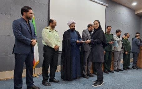 رسانه های متعهد در خط مقدم مقابله با جنگ روایتهای دشمنان قرار دارند رسانه های متعهد در خط مقدم مقابله با جنگ روایتهای دشمنان قرار دارند