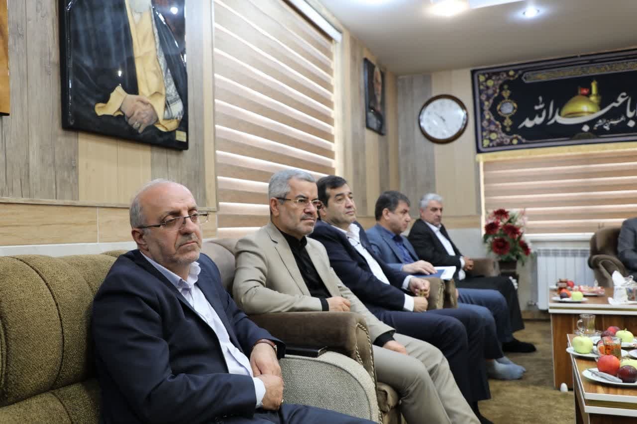 نشست هم اندیشی وهم افزایی برای برگزاری دومین کنگره ملی ۸ هزار شهید گیلان