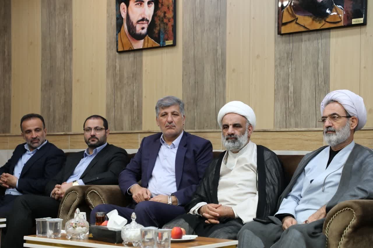 نشست هم اندیشی وهم افزایی برای برگزاری دومین کنگره ملی ۸ هزار شهید گیلان