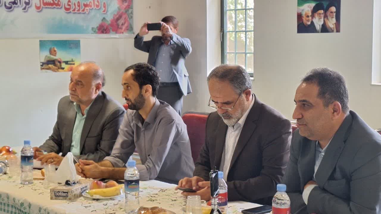 هنر رسانه ها انعکاس موثر مشکلات برای پیگیری مسئولان برای حل آن است هنر رسانه ها انعکاس موثر مشکلات برای پیگیری مسئولان برای حل آن است