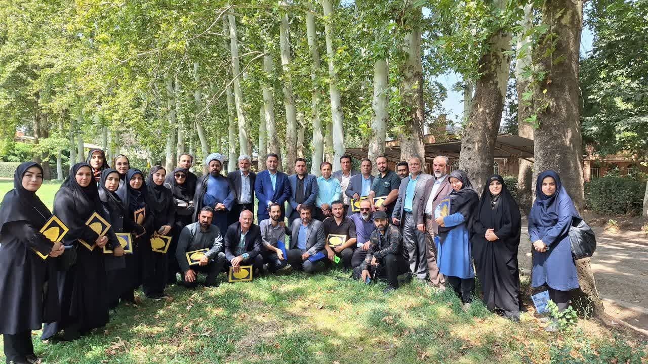 هنر رسانه ها انعکاس موثر مشکلات برای پیگیری مسئولان برای حل آن است هنر رسانه ها انعکاس موثر مشکلات برای پیگیری مسئولان برای حل آن است