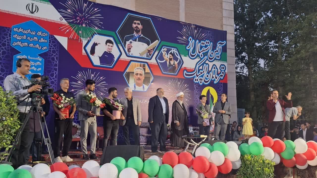 مردم قزوین از قهرمانان المپیکی خود استقبال کردند
